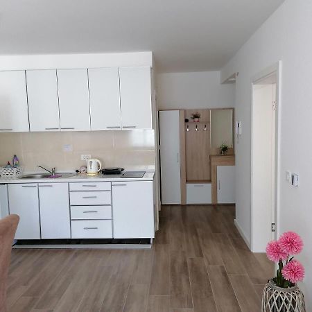 Riki Dream Apartment Dobra Voda Ngoại thất bức ảnh