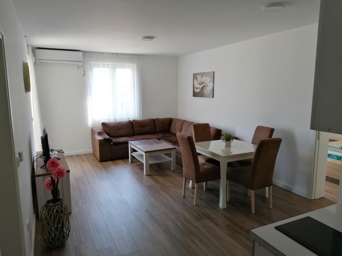 Riki Dream Apartment Dobra Voda Ngoại thất bức ảnh